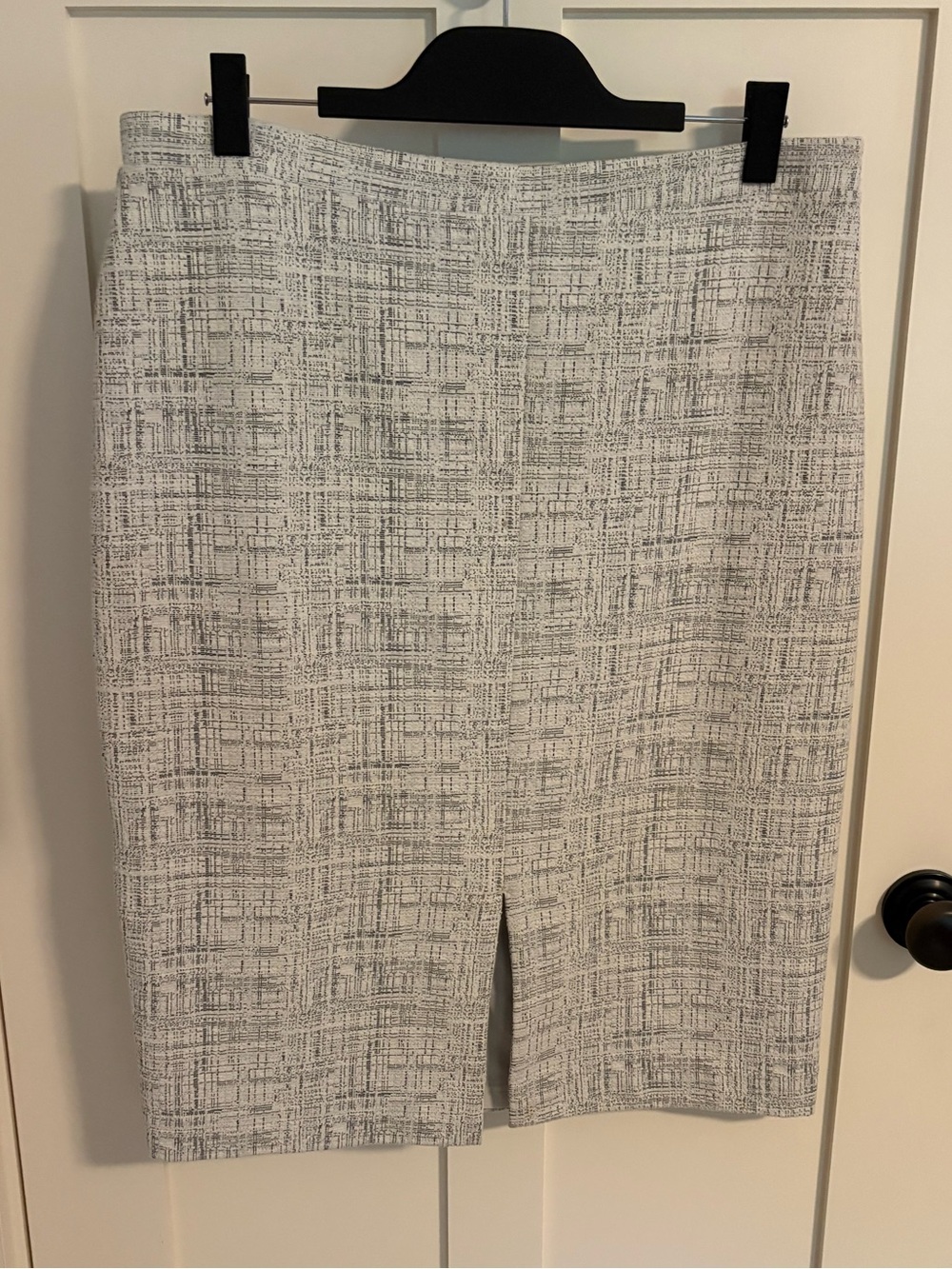 Ann Taylor Black and White Textured Pencil Skirt